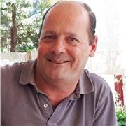 Profesor de Inglés enseña a hablar el idioma de forma amena y práctica